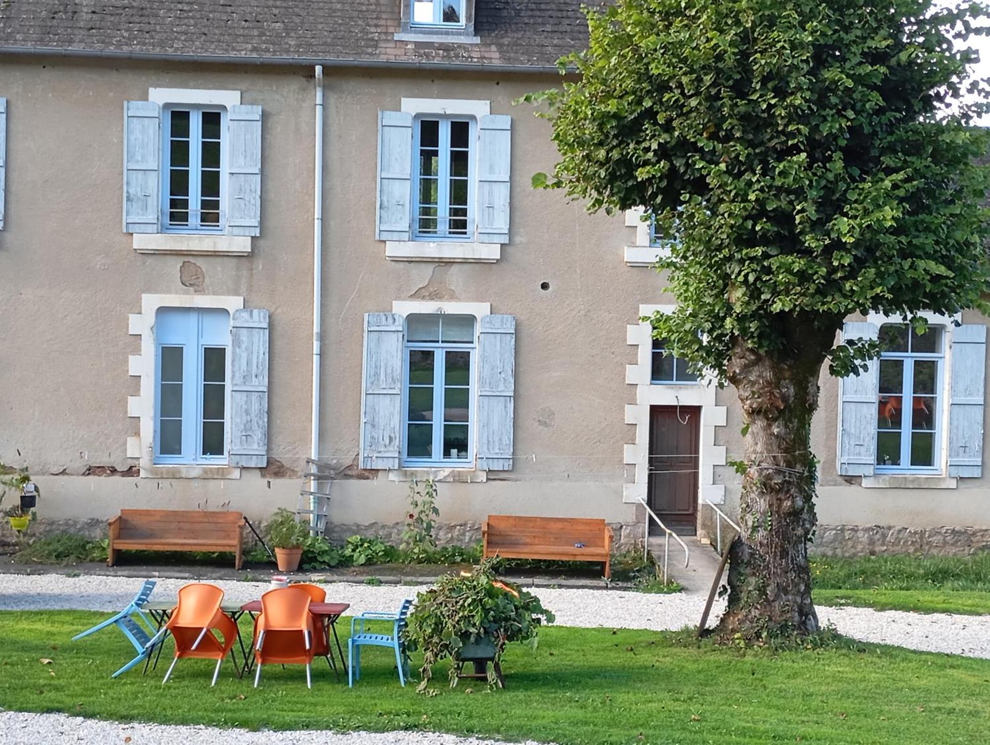 L' Ancienne Ecole Du Morvan Larochemillay Екстер'єр фото